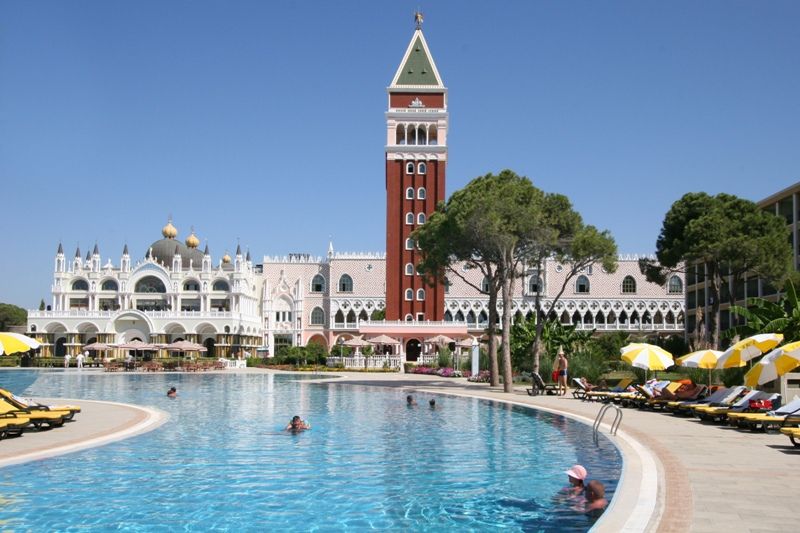 Venezia Palace de Luxe Resort Hotel